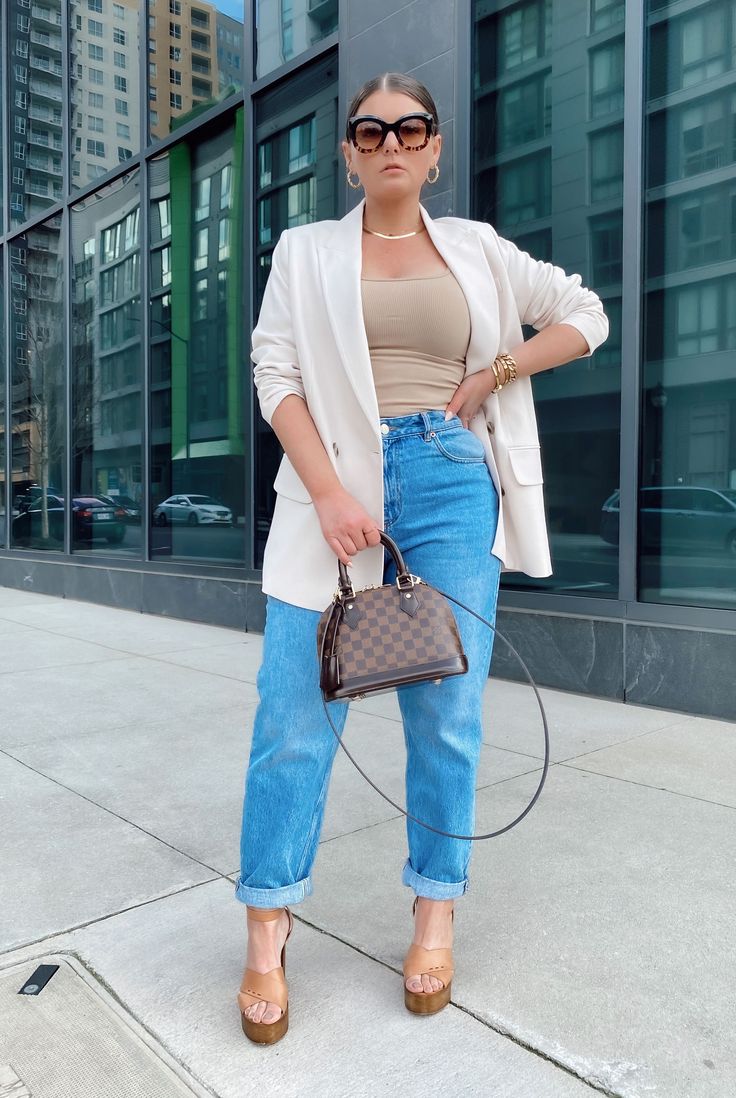 Must-have styles of blazers that can be worn for any occasion. Blazer 2025, Plussize Blazer, Blazer Midsize, Blazer Outfits, Outfit Ideas
